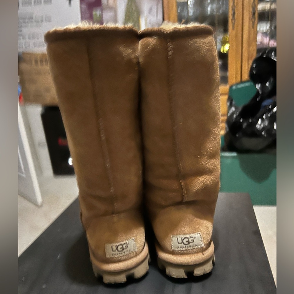 Ugg boot - Picture 3 of 5